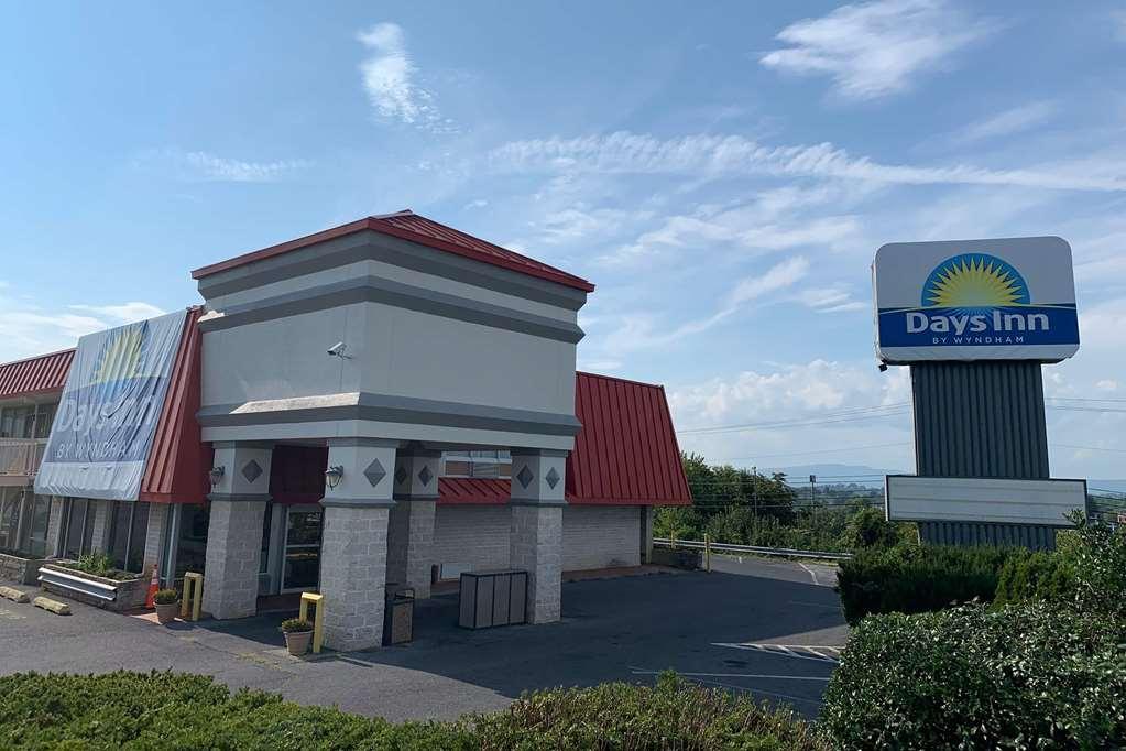 Days Inn By Wyndham Harrisonburg Esterno foto
