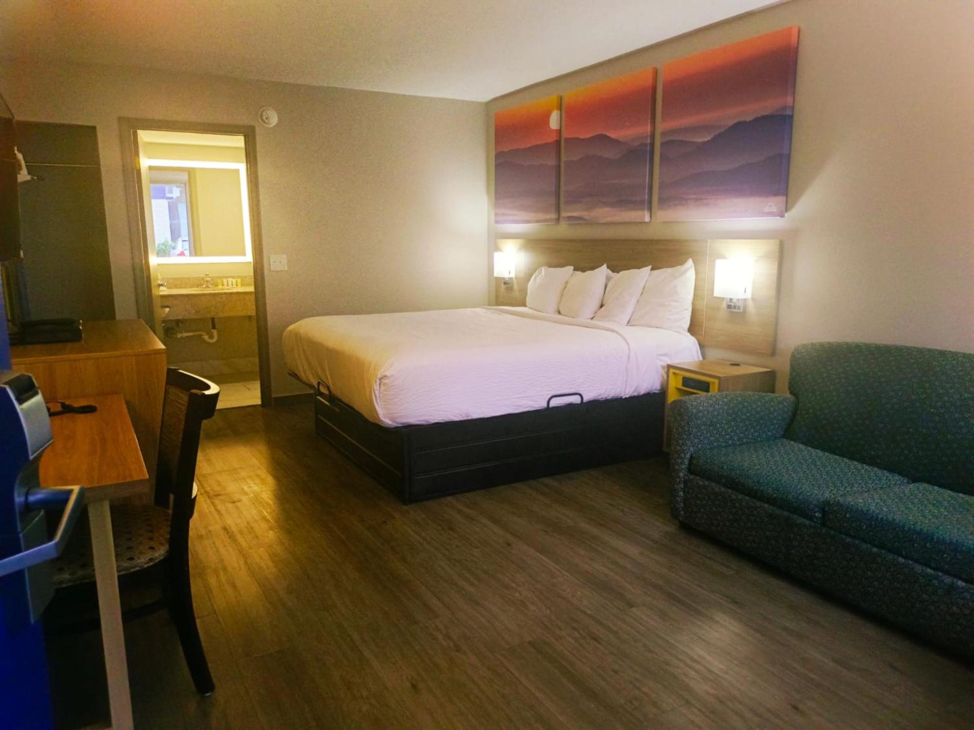 Days Inn By Wyndham Harrisonburg Esterno foto