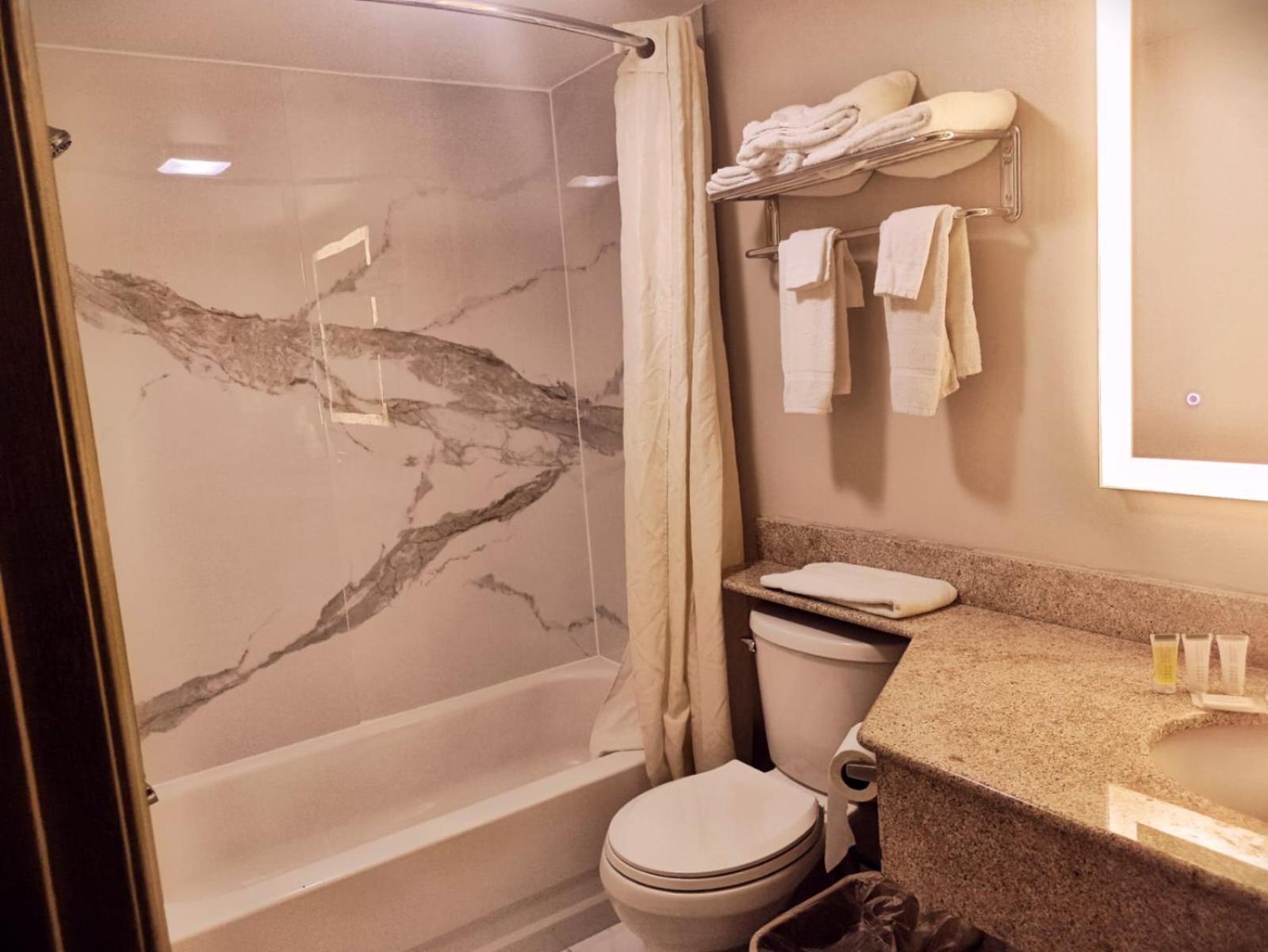Days Inn By Wyndham Harrisonburg Esterno foto