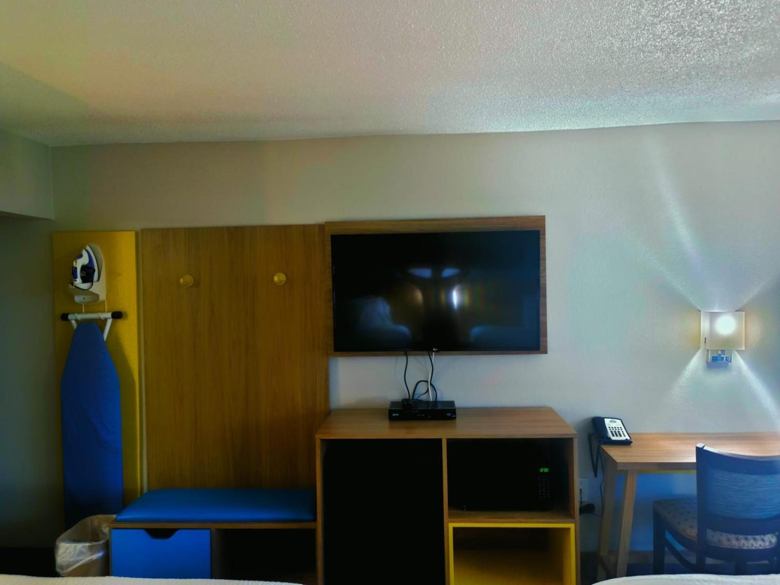 Days Inn By Wyndham Harrisonburg Esterno foto