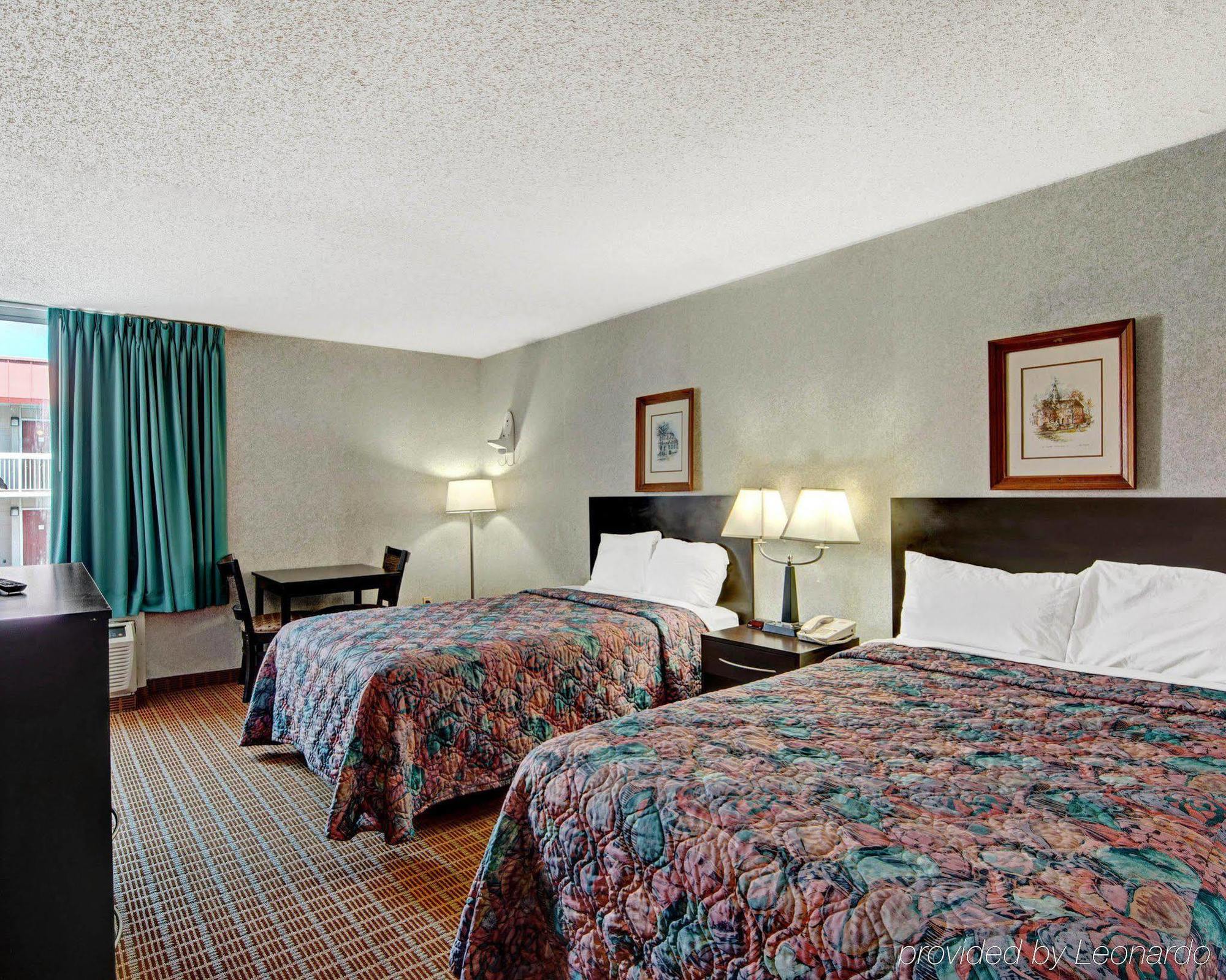 Days Inn By Wyndham Harrisonburg Esterno foto