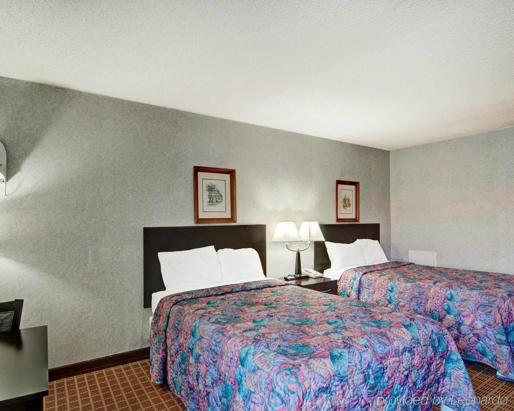 Days Inn By Wyndham Harrisonburg Esterno foto